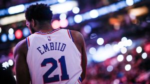 A grande estrela do Philadelphia 76ers Joel Embiid finalmente está fechando contrato com uma nova empresa de tênis para ter sua própria linha.