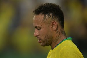 neymar-e-atingido
