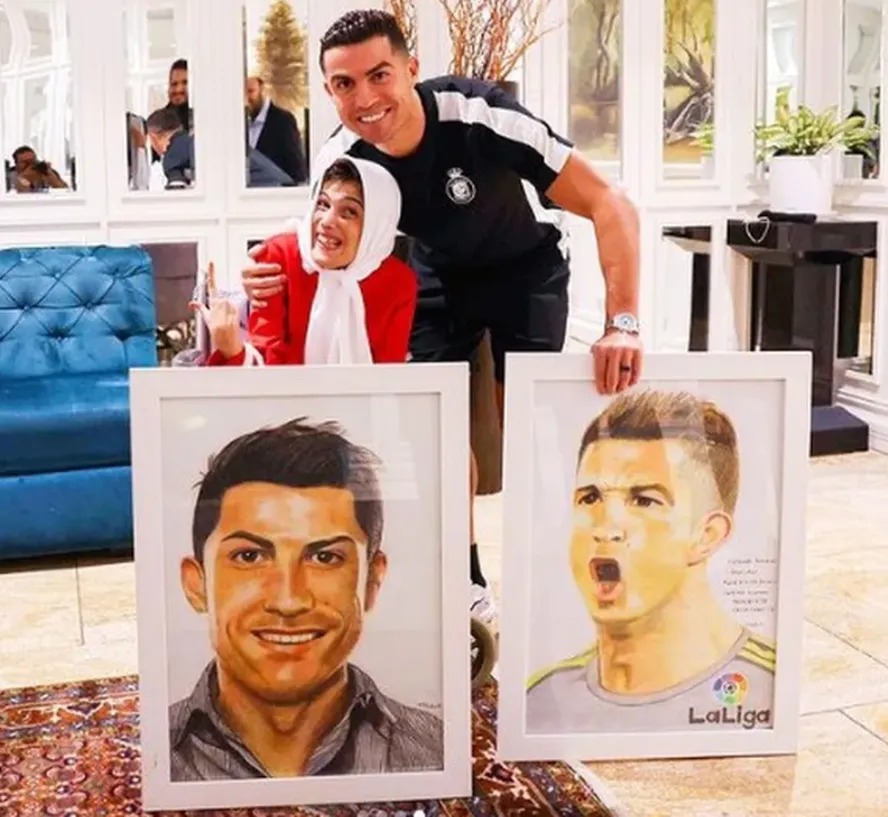 Uma simples demonstração de afeto entre fã e ídolo pode custar a Cristiano Ronaldo a até 100 chicotadas no Irã.