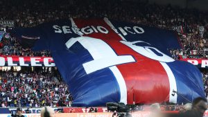 Vítima de um grave acidente no mês de maio, o jogador marcará presença no estádio para acompanhar o confronto entre o time francês e o Milan.