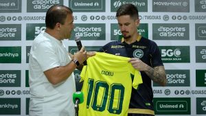 Tadeu atinge marca histórica pelo Goiás contra o São Paulo