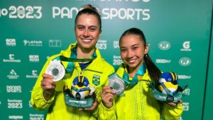 O tênis de mesa brasileiro conseguiu mais duas medalhas prateadas. As irmãs Bruna e Giulia Takahashi ficaram em segundo nas duplas femininas.