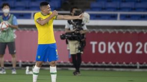 A persistência de desafios relacionados ao racismo no esporte é evidente, como recentemente mostrou o caso do jogador da Seleção Brasileira, Paulinho.