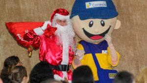 Os Correios lançaram nesta terça-feira (7) a campanha de adoção de cartinhas de natal deste ano. Chamada de Papai Noel dos Correios 2023.