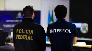 Brasileiros no Líbano são alvo de um mandado de prisão a ser cumprido pela Interpol, sob suspeita de planejar atos de terrorismo no Brasil.