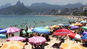 De acordo com o Alerta Rio, a sensação térmica chegou a 52,7 graus Celsius (°C) às 8h da manhã em Guaratiba, na zona oeste da cidade.