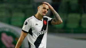 Pablo Vegetti, do Vasco, sofreu denúncia do Superior Tribunal de Justiça Desportiva (STJD) pela expulsão na partida contra o Goiás.