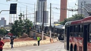 Manifestantes bloquearam nove terminais de ônibus na cidade de São Paulo na manhã desta terça-feira, em protesto por disputas internas.