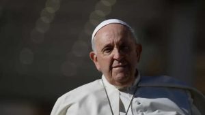 A declaração do Vaticano afirma que a barriga de aluguel viola a dignidade da mulher gestante e da criança, reforçando a posição do Papa