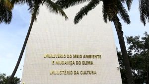 O governo vai conceder títulos de Embaixador da Cultura Brasileira às pessoas que fortalecerem a política cultural e das artes do país.