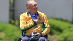 O campeão mundial e paralímpico Alessandro Rodrigo continua a fazer história.