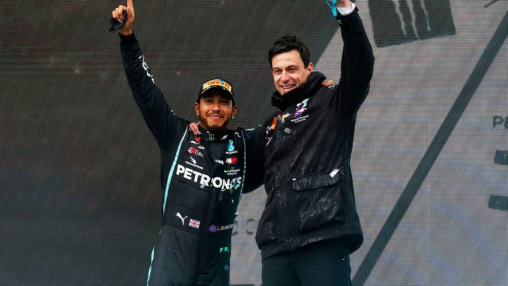 Wolff detona Masi e usa GP de Abu Dhabi de 2021 para motivar Hamilton