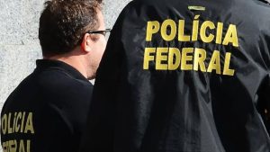 Policiais federais cumpriram nesta terça-feira (28) mandados de busca e apreensão para apurar suspeita de corrupção no Instituto de Previdência de Campos dos Goytacazes