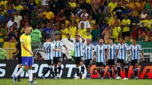 A confusão nas arquibancadas do Maracanã antes do confronto entre Brasil e Argentina, pelas Eliminatórias, segue causando polêmica nas altas cúpulas das confederações envolvidas.