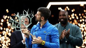 Djokovic supera Dimitrov e é campeão do ATP 1000 de Paris pela sétima vez