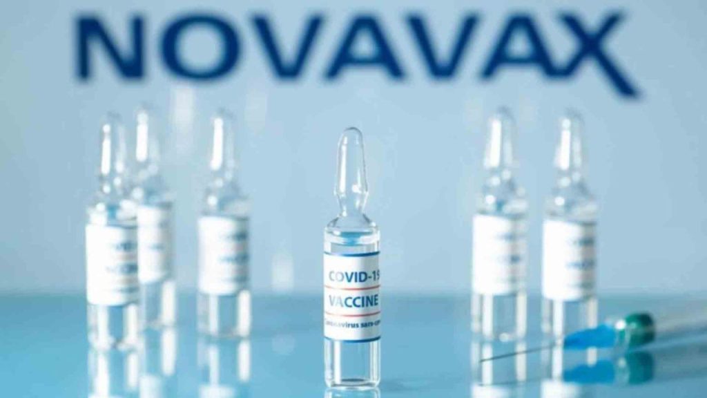 Novavax recebe permissão emergencial para vacina contra Covid em 194 países