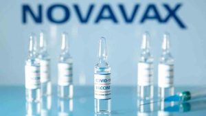 Novavax recebe permissão emergencial para vacina contra Covid em 194 países