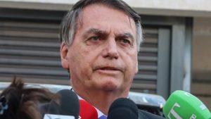 A minuta de decreto “para executar um golpe de Estado” foi entregue a Bolsonaro em 2022 pelo assessor Filipe Martins, preso nesta quinta-feira