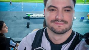 Felipe Neto, torcedor do Botafogo, foi sincero sobre o cenário vivido pelo clube, pois o Alvinegro pode acabar entregando o título de bandeja.