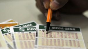 As apostas podem ser feitas até as 19h desta terça-feira, nas casas lotéricas credenciadas pela Caixa, em todo o país ou pela internet