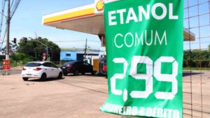 Com base na pesquisa de preços, abastecer com etanol é mais vantajoso do que abastecer com gasolina nos 15 postos pesquisados.