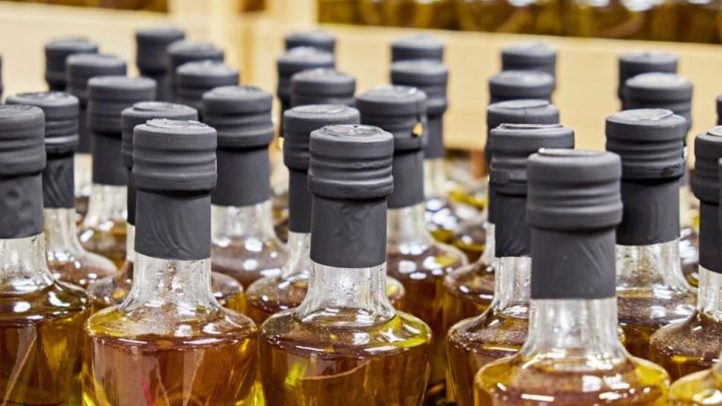 Governo apreende 9 mil garrafas de azeite de oliva fraudado no Paraná