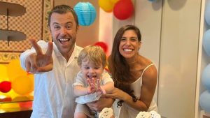 O ator Kayky Brito usou suas redes sociais para compartilhar algumas fotos especiais da comemoração do aniversário de 2 anos de seu filho.