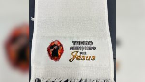 Padre-Marcelo-Rossi-cria-toalhas