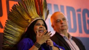 A ministra dos Povos Indígenas, Sônia Guajajara, voltou a expressar preocupação com a exploração de petróleo e gás na Bacia do Amazonas.