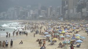 A Justiça do Rio de Janeiro proibiu que a prefeitura e o estado apreendam crianças e adolescentes ou os conduzam à delegacia