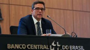 Campos Neto afirmou que a projeção do Copom de seguir reduzindo os juros em 0,5 ponto percentual serve apenas para as próximas duas reuniões.