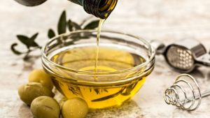 O Ministério da Agricultura determinou, nesta semana, o recolhimento de 12 lotes de azeites de oliva que estão impróprios para o consumo.