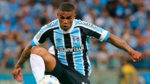 O Santos segue de olho nas oportunidades de montar um elenco competente para retornar à elite do futebol brasileiro o mais rápido possível.