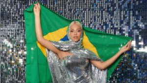 A aparição surpresa de Beyoncé no "Club Renaissance", na noite de quinta-feira (21), deixou diveros brasileiros em êxtase.