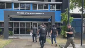 Jovem, de 19 anos, foi preso após assumir ter esfaqueado um homem, de 34 anos, em um bar localizado em Ladário, próximo a Campo Grande