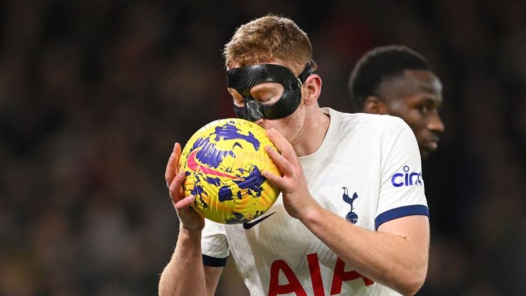 Na tarde desta sexta-feira, 15, o Nottingham Forest recebeu o Tottenham, em partida válida pela abertura da 17ª rodada da Premier League.