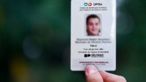 O Governo de São Paulo emitiu gratuitamente mais de 30 mil Carteiras de Identificação da Pessoa com Transtorno do Espectro Autista (CipTEA) desde o dia 6 de abril, quando o serviço foi lançado em todo o estado. Os registros mostram que, por dia, foram mais de 120 documentos emitidos.