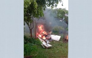 Avião de pequeno porte cai e deixa quatro mortos no interior de SP