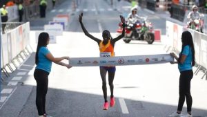 Queniana vencedora da São Silvestre se diz muito feliz com resultado