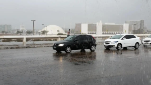 Na terça-feira, durante a chuva fote em São Paulo, um homem perdeu a vida após sair de seu carro atingido por um cabo elétrico rompido