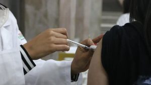 Governo de SP disponibiliza vacinação contra gripe para toda a população