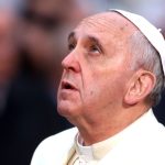 O papa Francisco pediu à comunidade internacional que proíba a barriga de aluguel, denunciando uma "comercialização" do corpo humano.