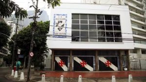 Um adolescente negro de 14 anos, que é atleta da base de remo do Vasco da Gama, foi detido pela Polícia Militar do Rio de Janeiro na última segunda-feira (15) e acusado de furtar um aparelho de telefone celular.