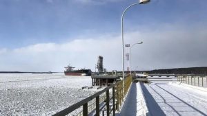 Explosão registrada em terminal de gás natural no porto russo de Ust-luga foi provocada por um “fator externo”, anunciou Novatek.