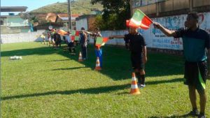 A Prefeitura de Itaguaí abriu nesta quinta-feira (25/1) as inscrições para o Curso de Formação de Árbitros, realizado pela Federação de Futebol do Estado do Rio de Janeiro (FERJ). As aulas têm início no dia 17 de fevereiro.