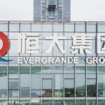 O Tribunal de Justiça de Hong Kong decretou a falência da gigante do setor imobiliário chinês Evergrande nesta segunda-feira (29).