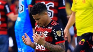 João Gomes, ex-Flamengo, abriu o jogo em uma transmissão ao vivo sobre a possibilidade de retornar ao clube carioca.