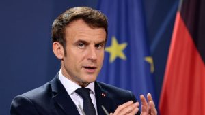 Emmanuel Macron pede a Israel que evite escalada militar com o Líbano