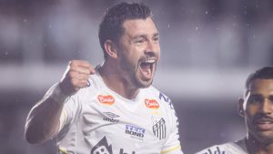 Giuliano marca dois, e Santos supera Ponte Preta pelo Paulistão