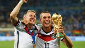 Campeão do mundo com a Alemanha, o atacante Lukas Podolski hoje é bilionário, principalmente por conta de suas atividades fora do futebol.